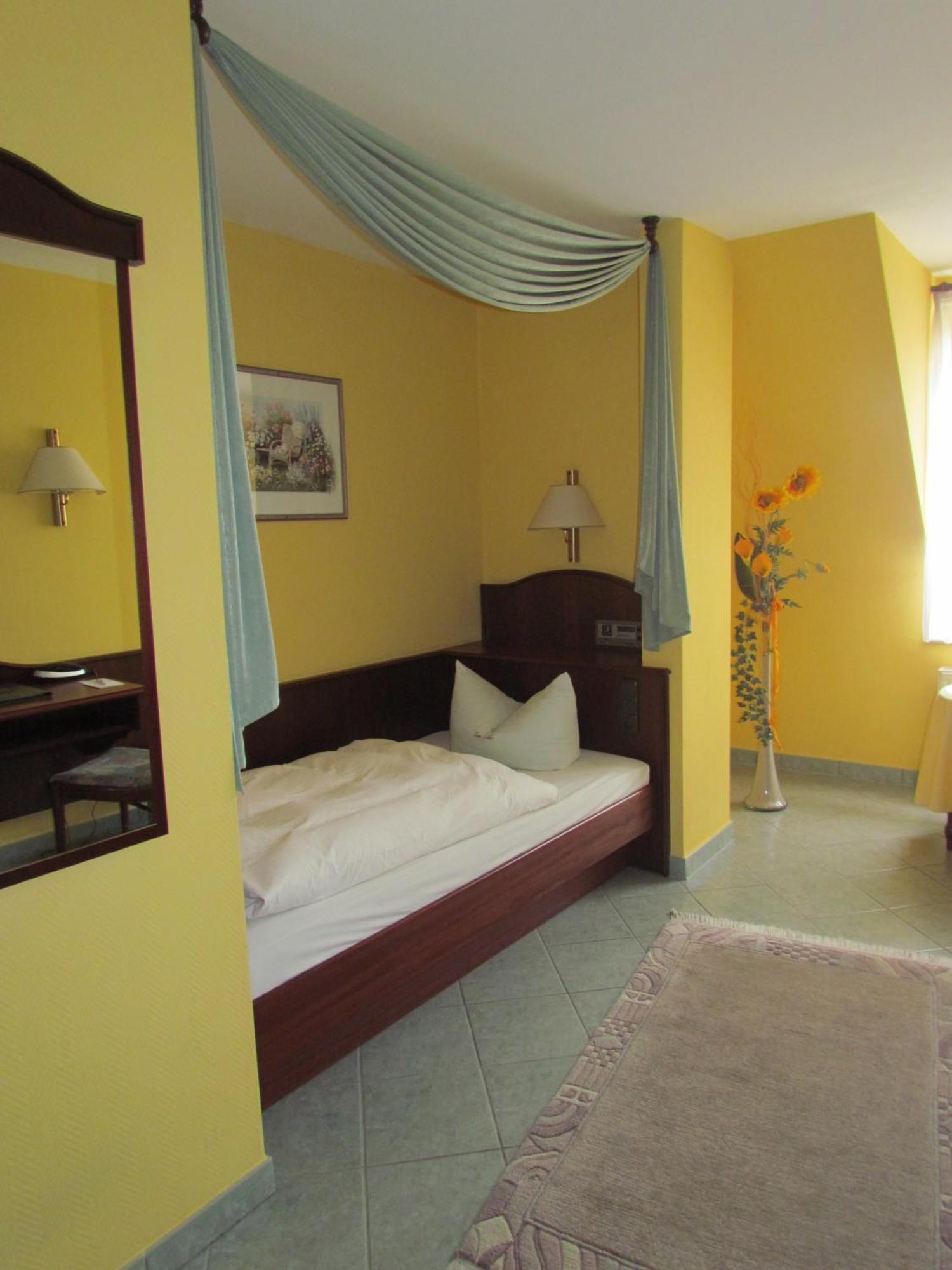 Hotel Zum Erker Требур Экстерьер фото